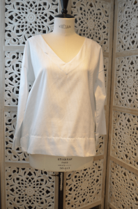 Atelier-delphine-L-haut-col-v-oversize-sur-mesure-modele-akemi-1