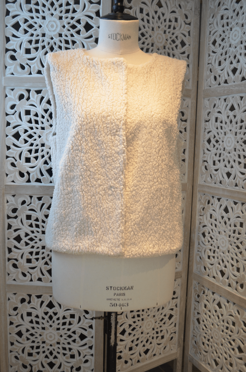 Atelier-delphine-L-haut-sans-manche-sur-mesure-modele-jiao-1